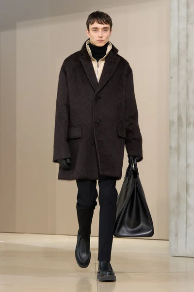 Look 1